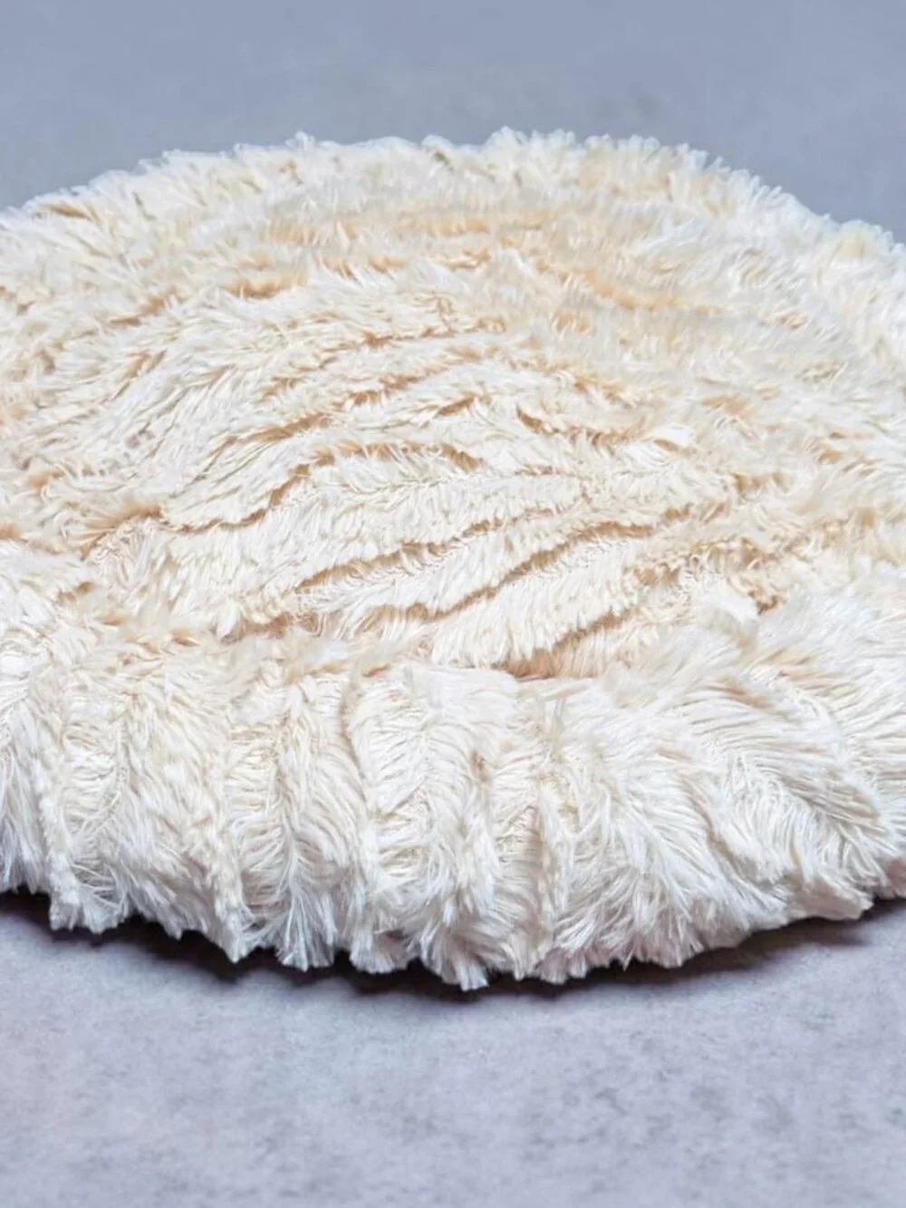 20" Donut Plush Pet Dog Cat Bed Fluffy Soft Warm Calming Bed Sleeping Kennel Nes - Picture 4 of 5
